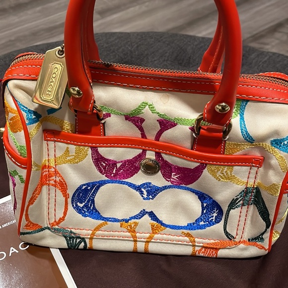 A super cute one of a kind COACH handbag!! From their 2005 collection!! - Picture 3 of 5